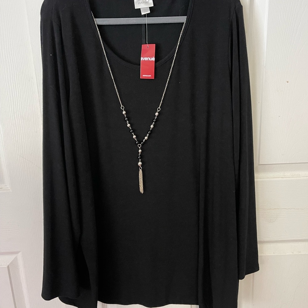 Avenue 26/28 long sleeve sweater top, necklace detachable, new, unworn